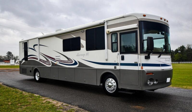 2003 Winnebago Journey 39W full