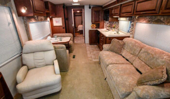 2003 Winnebago Journey 39W full