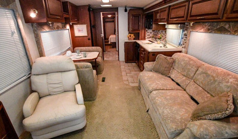 2003 Winnebago Journey 39W full