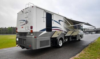 2003 Winnebago Journey 39W full