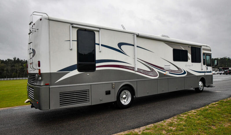 2003 Winnebago Journey 39W full