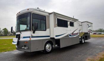 2003 Winnebago Journey 39W full