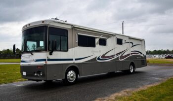 2003 Winnebago Journey 39W full