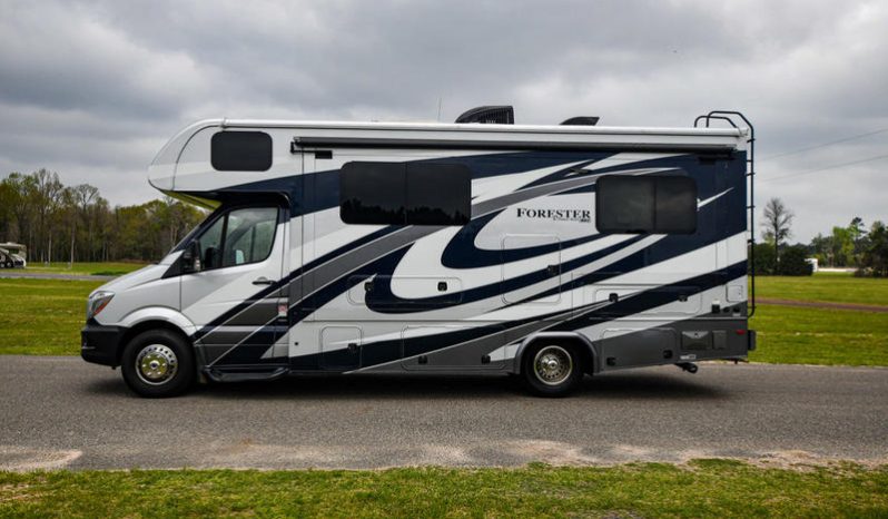 2017 Forest River Forester MBS 2401W full