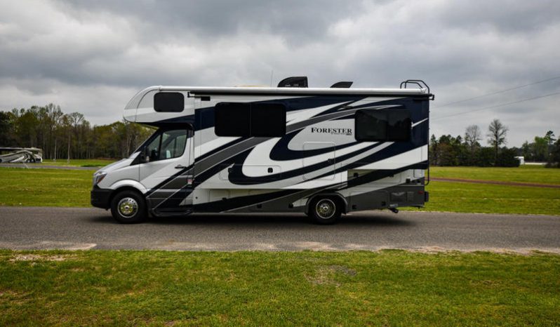 2017 Forest River Forester MBS 2401W full